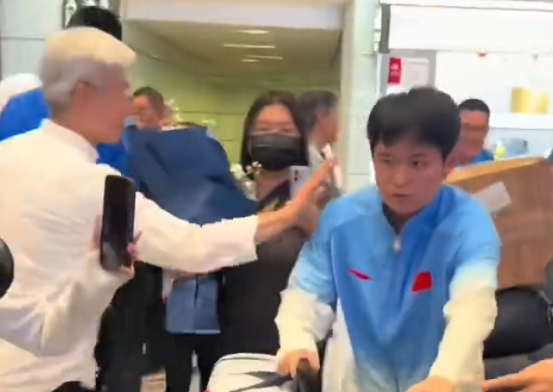 bw必威西汉姆联官方网站是一款模拟经营类游戏图片展示